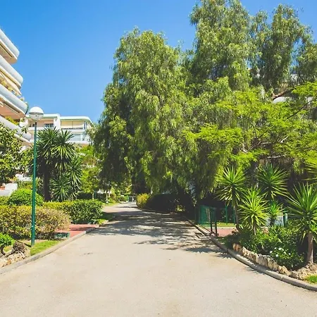 Moderno En Guadalmina Golf - *